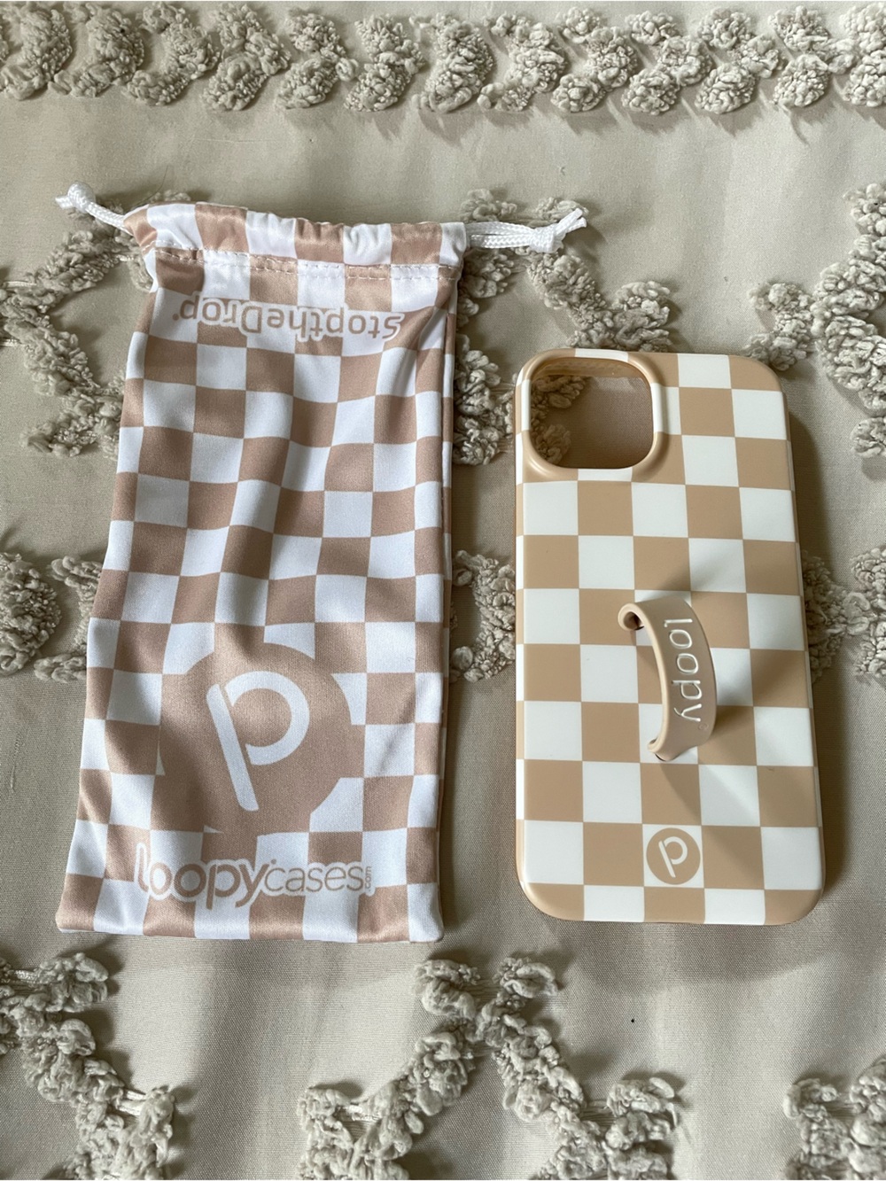 Loopy Case Beige and White Checkerboard Phone Case with Loopy Grip